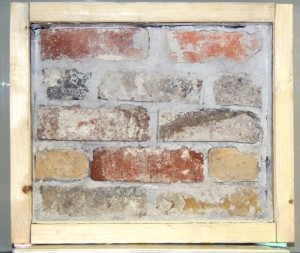 Testung unterschiedlicher Mauerwerke anhand von Gefachen: hier Ziegel (© Fraunhofer UMSICHT)