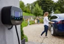 “Store + Charge” bietet Ladegerät für E-Autos an