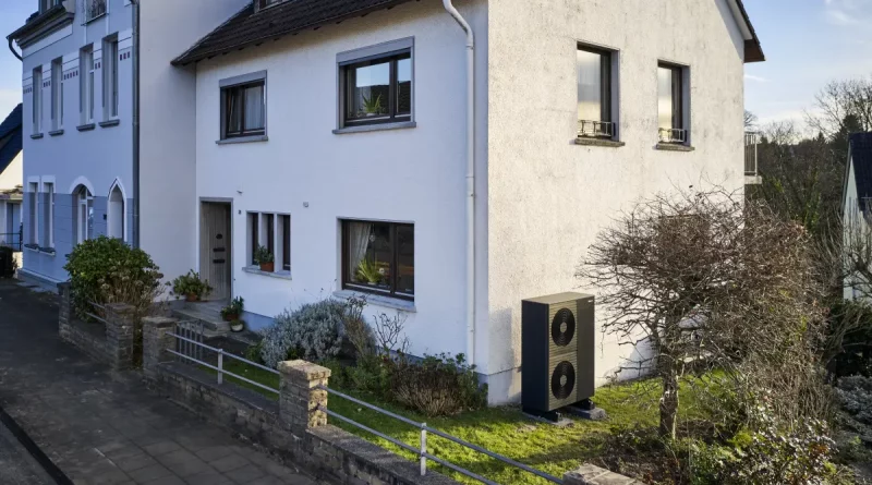 Effizient heizen im Bestand von 1957: Wärmepumpe für unsanierte Haushälfte