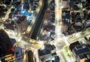 Signify: Dynamische Beleuchtung passt Straßenlicht an Verkehr und Wetter an